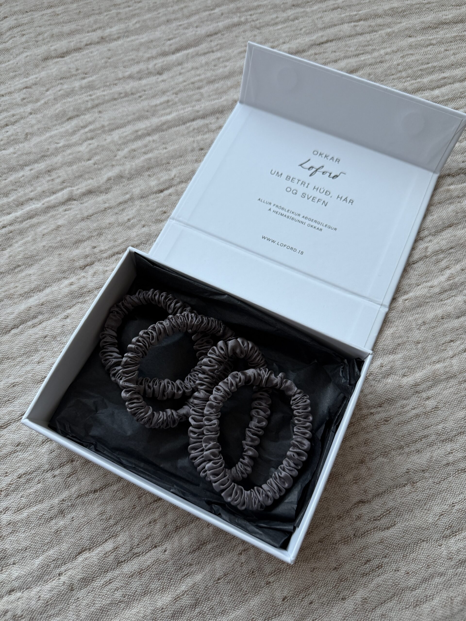 Silki gjafasett - Litlar teygjur - Veldu liti - Image 4