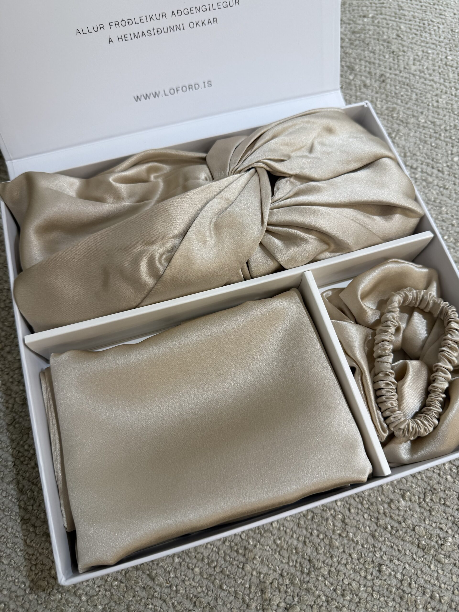 Gjafasett - Koddaver, húfa og teyjur - Veldu liti